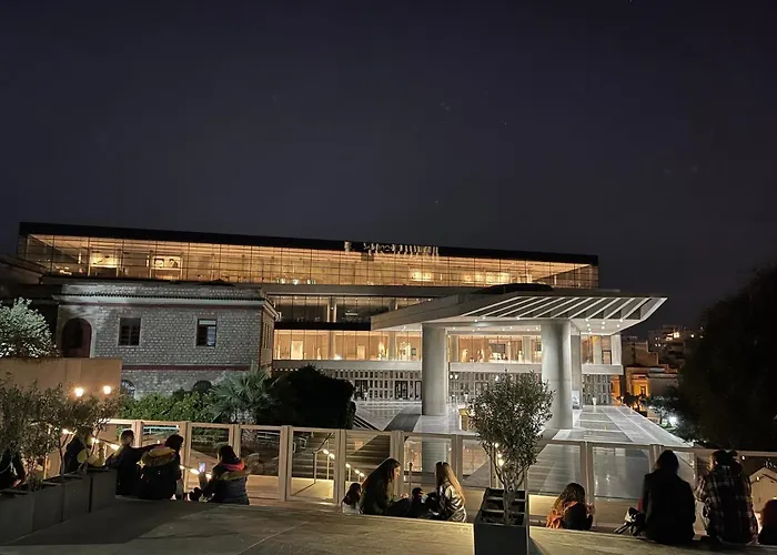 Christina-Anna Athens City Center Walking Distance To Everywhere And Acropolis, In One Of The Most Favorable Locations By National Gardens And Zoo, Hellenic Parliament In Syntagma And Stylish Exquisite Kolonaki Cozy Renovated