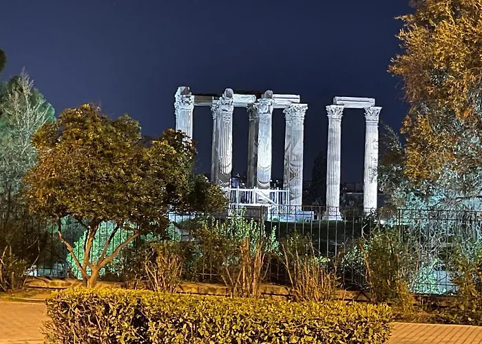 Christina-Anna Athens City Center Walking Distance To Everywhere And Acropolis, In One Of The Most Favorable Locations By National Gardens And Zoo, Hellenic Parliament In Syntagma And Stylish Exquisite Kolonaki Cozy Renovated